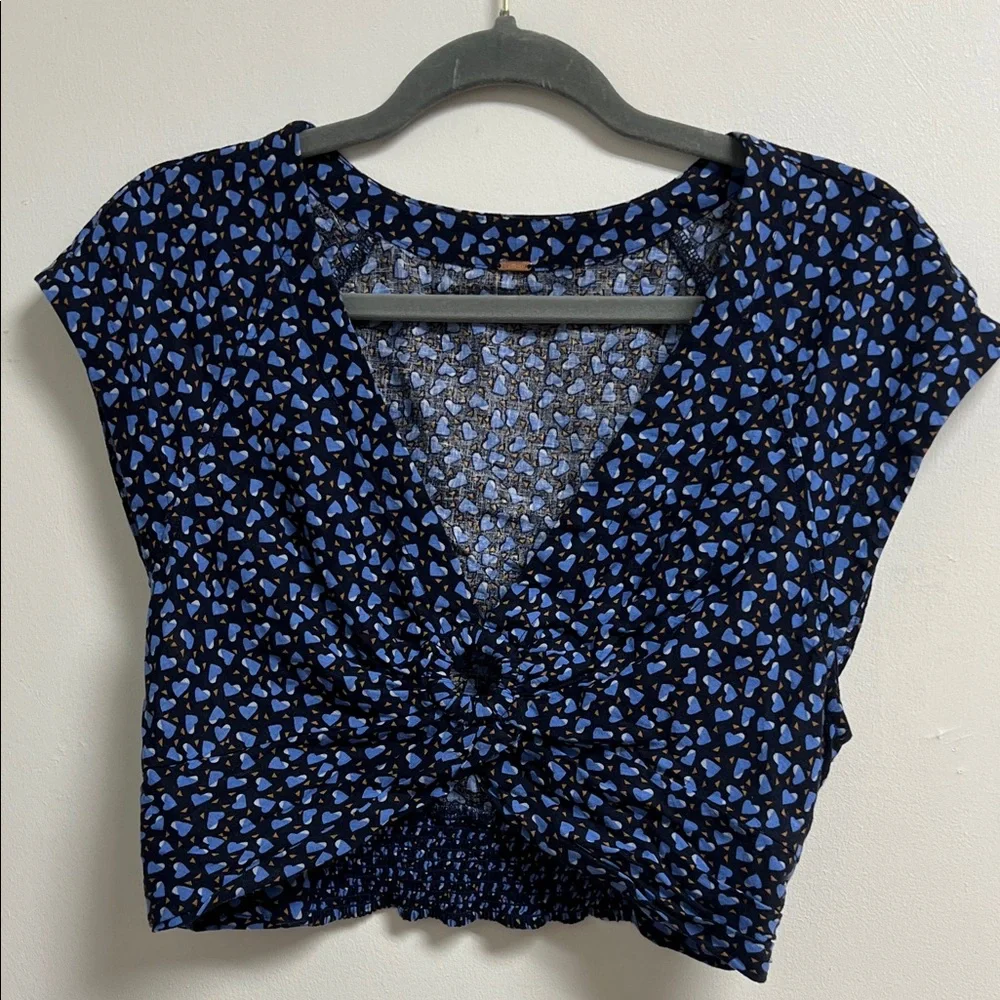 Free People Navy and Blue Heart Print V-Neck Key Hole Crop Top Small Festival